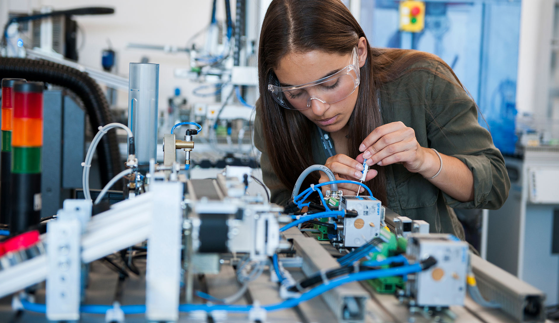Mechatronics and Robotics Engineering BEng Honours 2025 | Middlesex University
